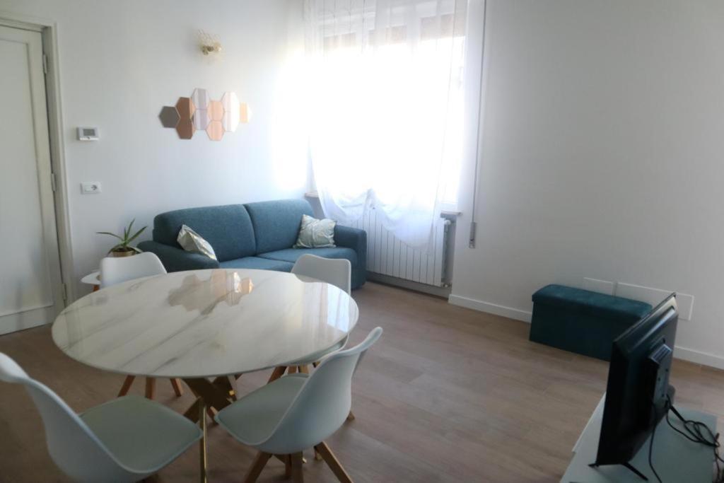 Santa Maria Novella - Golden Lily Florence, City Center Apartment Exteriör bild